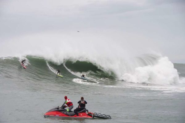 ‘Big waves feed my soul’: Surf photographer dishes on shooting Mavericks – SFGate