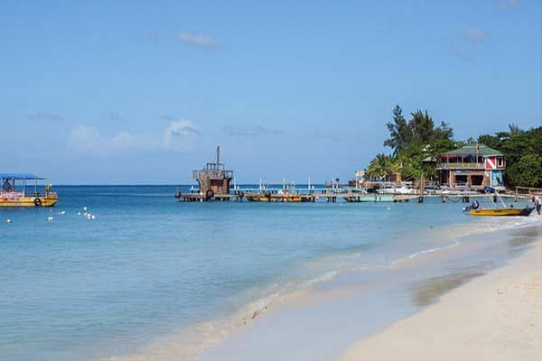 Scuba Diving and Kiteboarding in Roatan