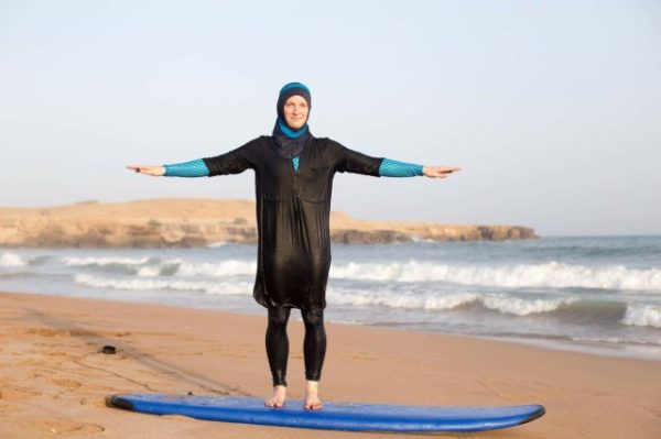 This “Seasuit” Aims to Offer Muslim Women More Access to Surfing – Surfer Magazine