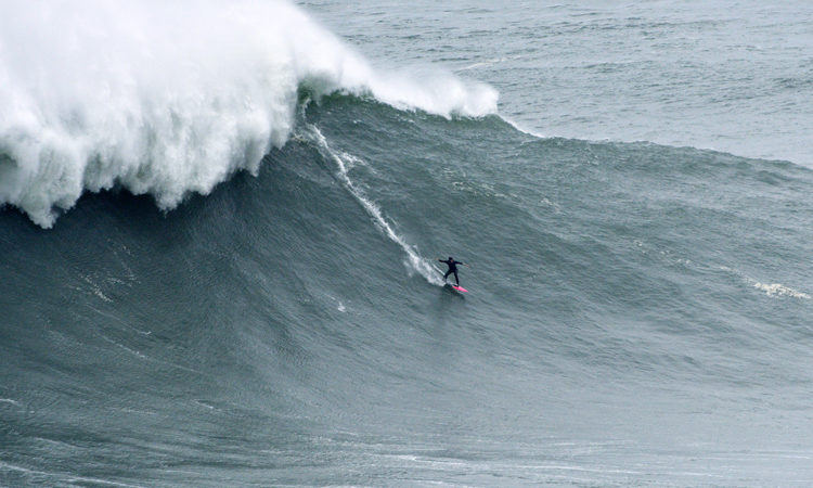 WSL debuts new competitive big wave surfing format in Nazaré – SurferToday