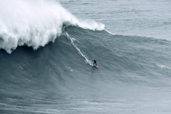 WSL debuts new competitive big wave surfing format in Nazaré – SurferToday