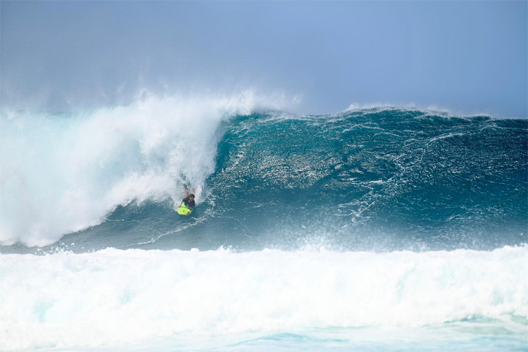 Ayaka Suzuki: the Japanese world champion finished 25th at the 2020 Mike Stewart Pipeline Invitational | Photo: Perez/APB