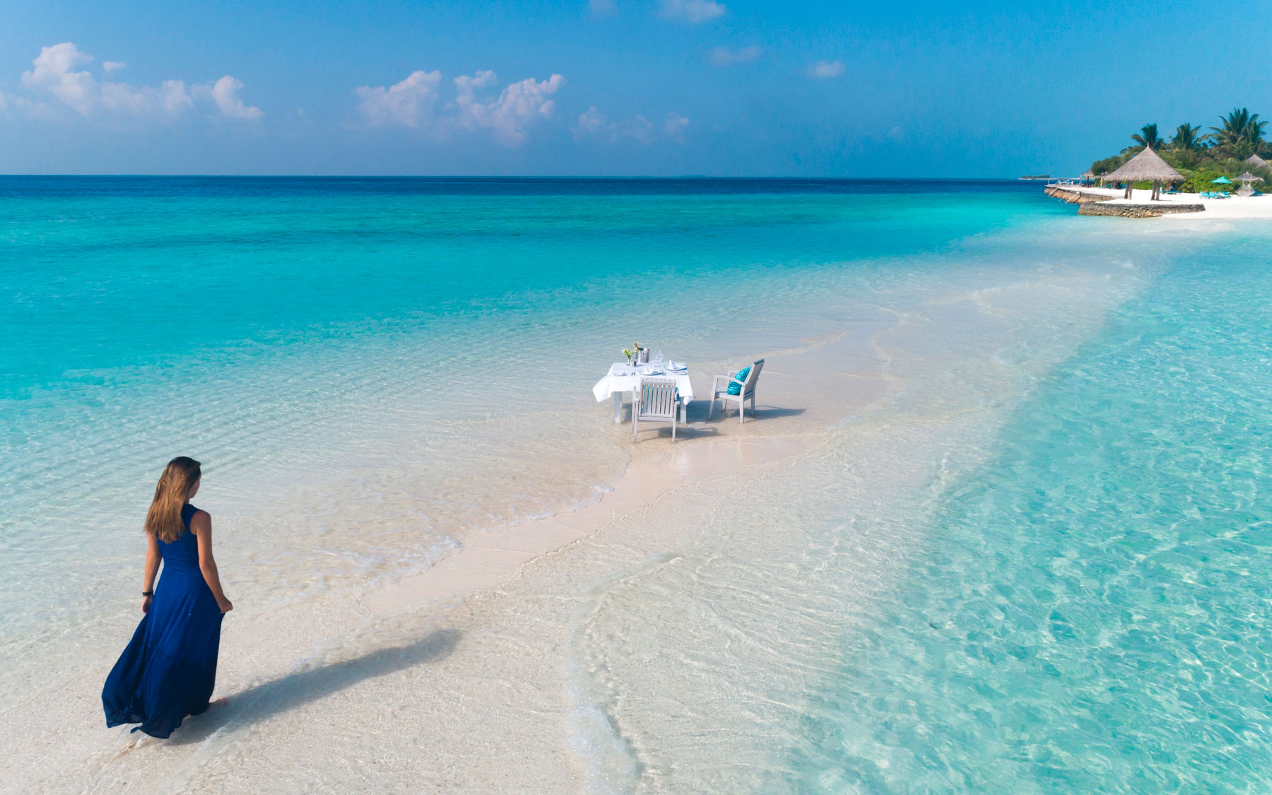 Table on sandbar at Anantara Dhigu