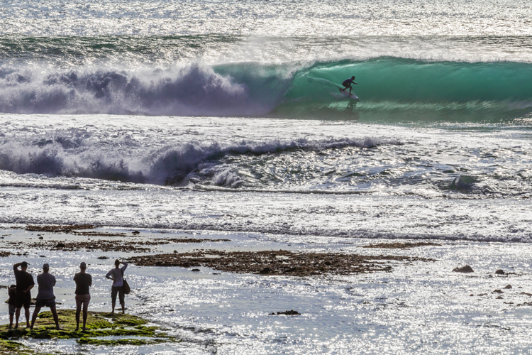 Padang Padang: six-to-twelve-foot barrels breaking over a sharp coral reef | Photo: Shutterstock