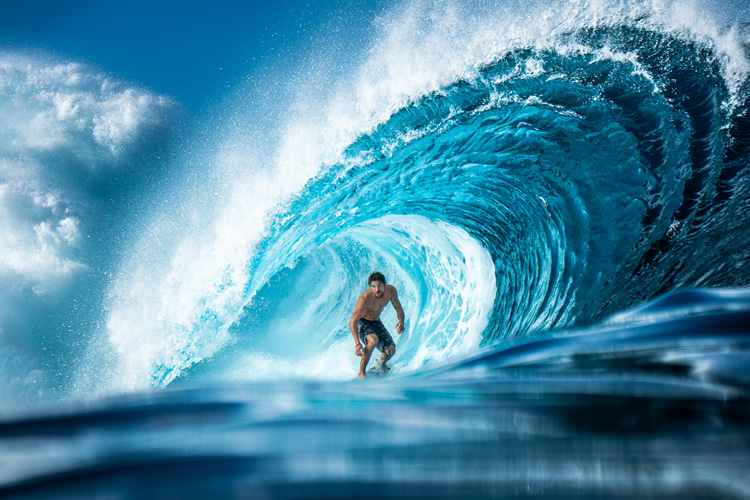 Lea Hahn: the fearless Tahitian surf photographer – SurferToday