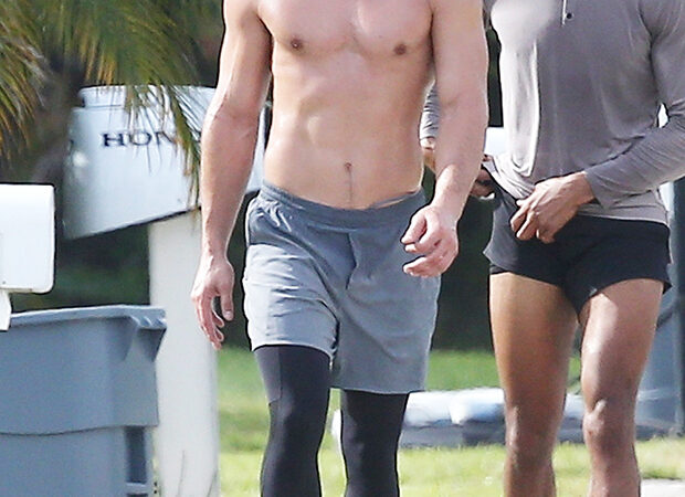 Tyler Cameron Shows Off His Ripped Abs While Skimboarding After Hanging Out With Hot Model – HollywoodLife