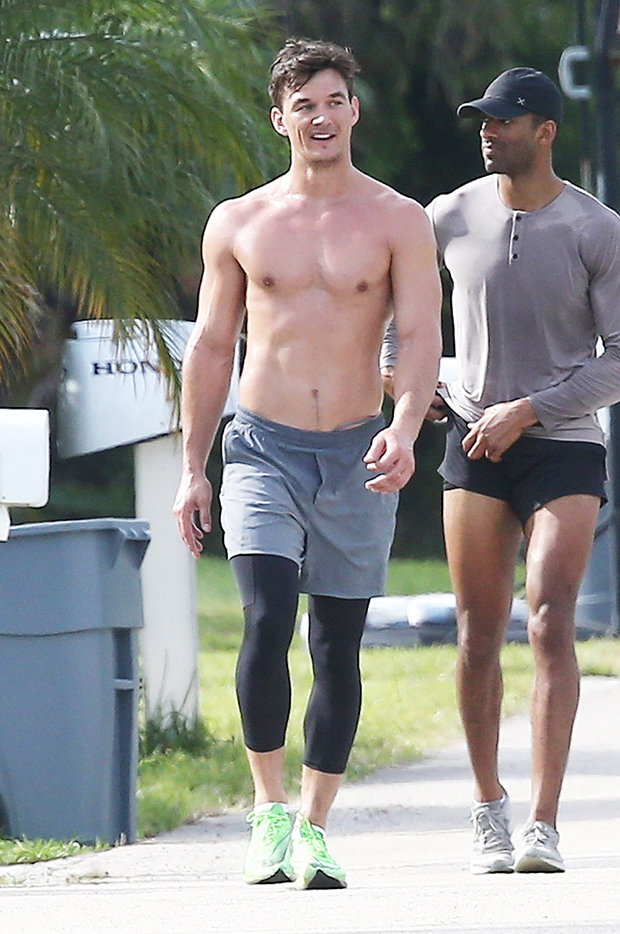Tyler Cameron Shows Off His Ripped Abs While Skimboarding After Hanging Out With Hot Model – HollywoodLife