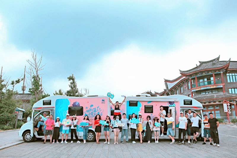 Group photo of self-driving trip in Haitan Fort
