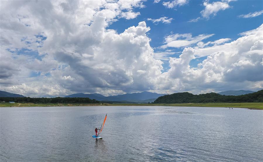 Pic story: 65-year-old sports enthusiast keeps on doing sports to improve fitness – Xinhua | English.news.cn – Xinhua