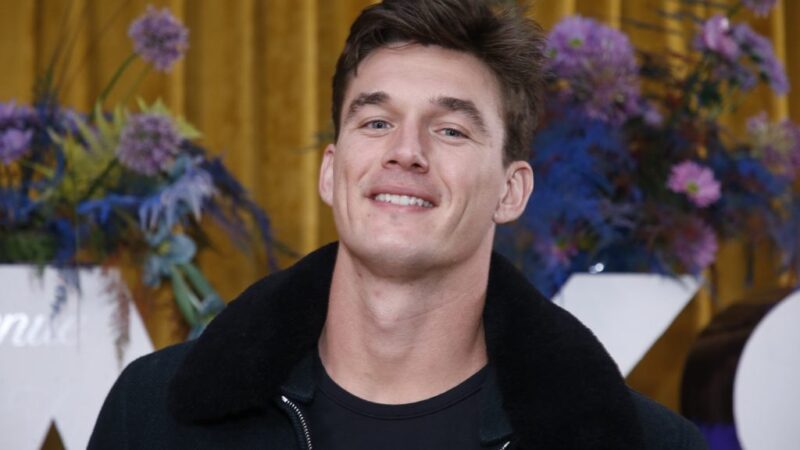‘The Bachelorette’ Alum Tyler Cameron Shares First Vlog — It’s ‘More Dramatic Than Shark Week’ – Showbiz Cheat Sheet