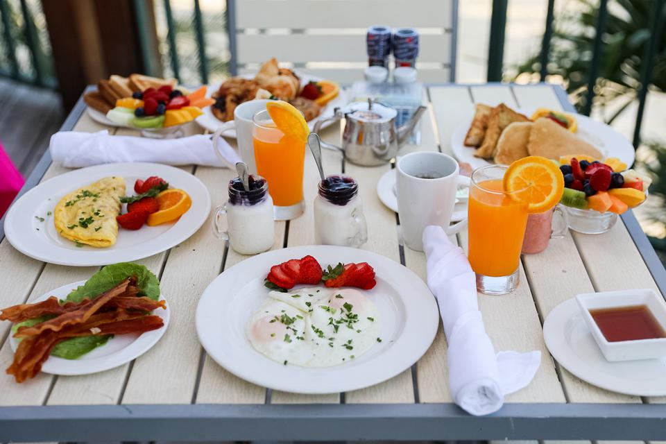 aruba hotels breakfast