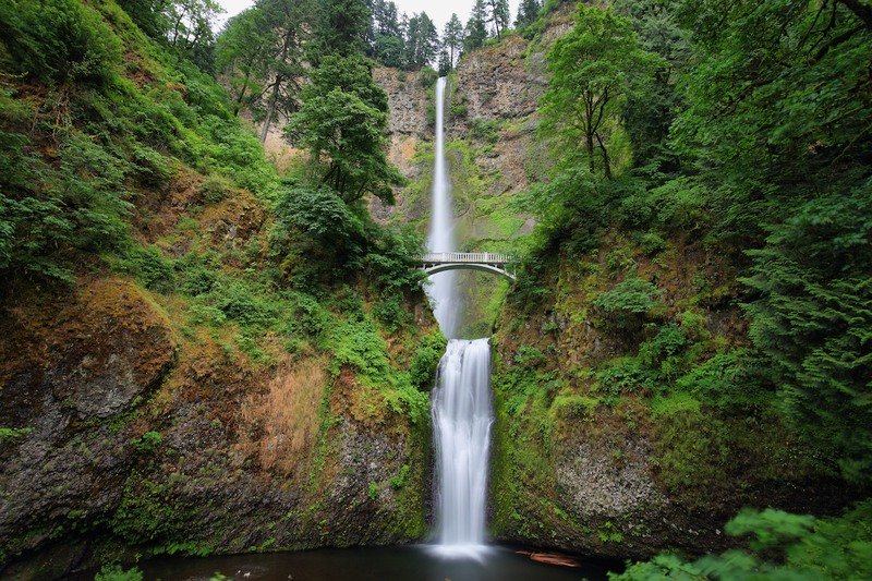 Multnomah Falls along the Columbia River Gorge.