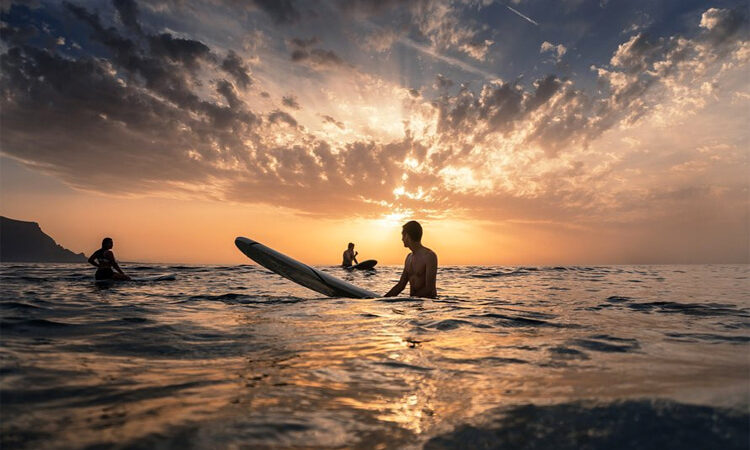 An introduction to longboard surfing (in the Mediterranean Sea) – SurferToday