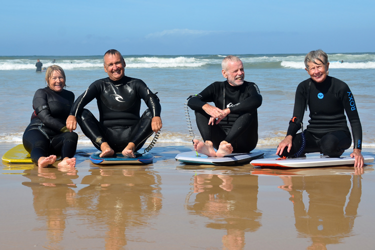 The Board Stiffs: these retirees feel in love with bodyboarding | Photo: Board Stiffs