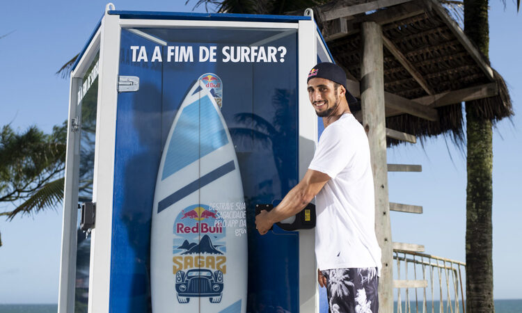 Brazil tests the world’s first surfboard sharing service – SurferToday