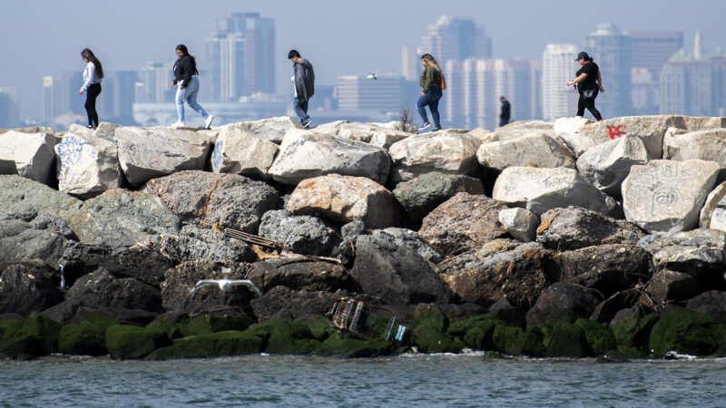 Seal Beach to partially reopen beaches for active use – Long Beach Post