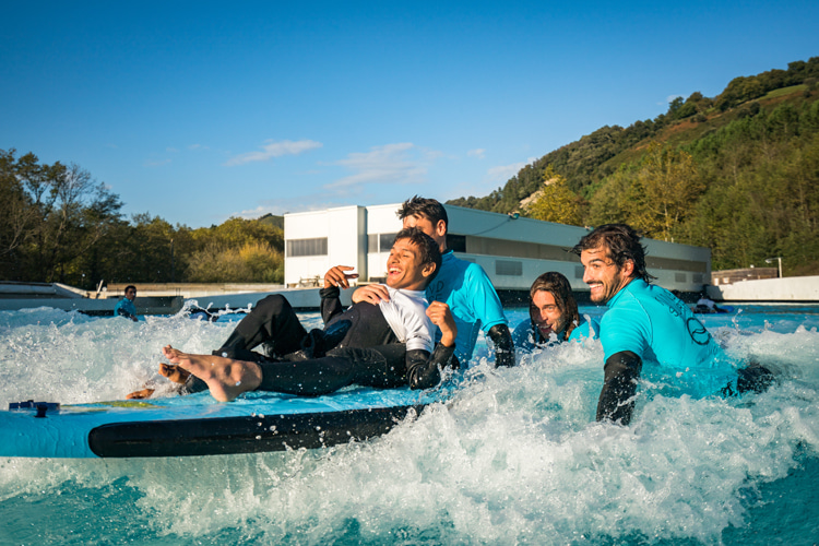 Para surfing: wave pools are now equipped with the latest features for adaptive surfers | Photo: Wavegarden