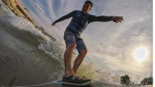 The pandemic is fuelling a surfing boom – in Ohio corn country – BBC News