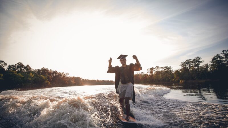 Wakulla HS football star’s wakeboarding senior photos go viral – WTXL ABC 27