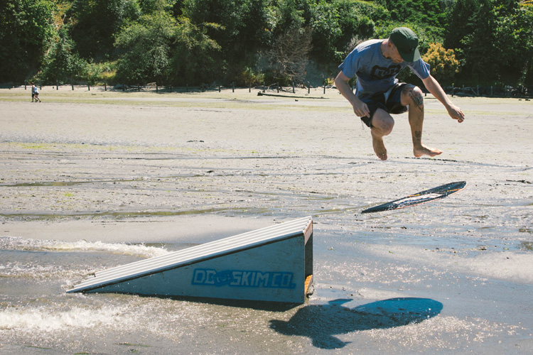 The “Raw Files” of flatland skimboarder Daniel Prieß – SurferToday